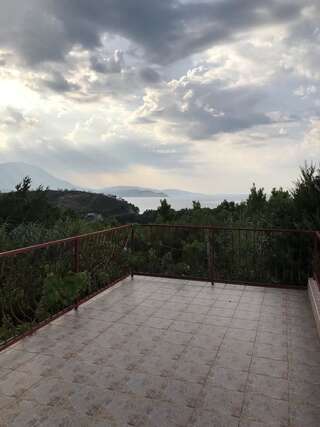 Апартаменты Apartment with amazing sea views and terraces Сутоморе Апартаменты с 1 спальней-2